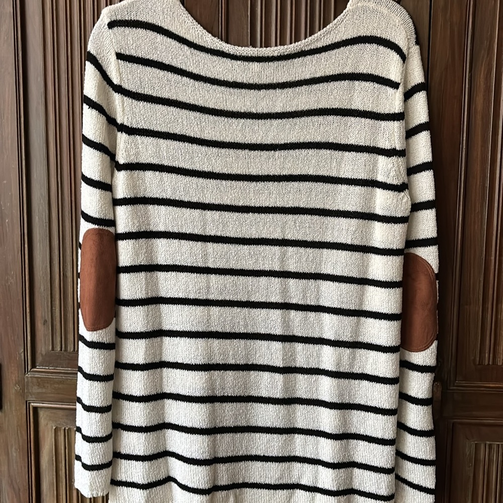 Women’s August Mist Sweater with Brown Elbow Patches - Size Medium - Picture 4 of 7